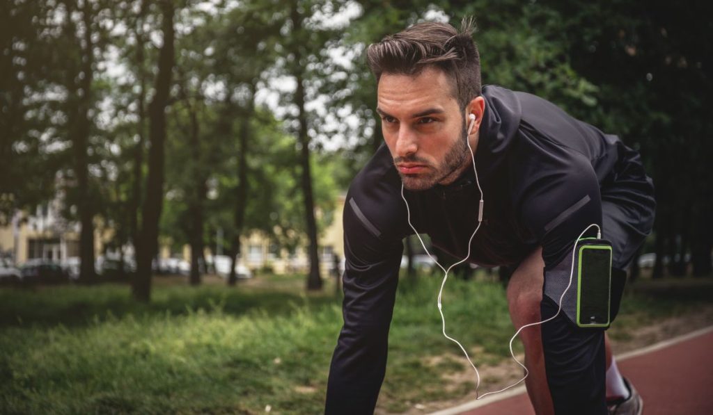 Homme effectuant du sport en bonne santé