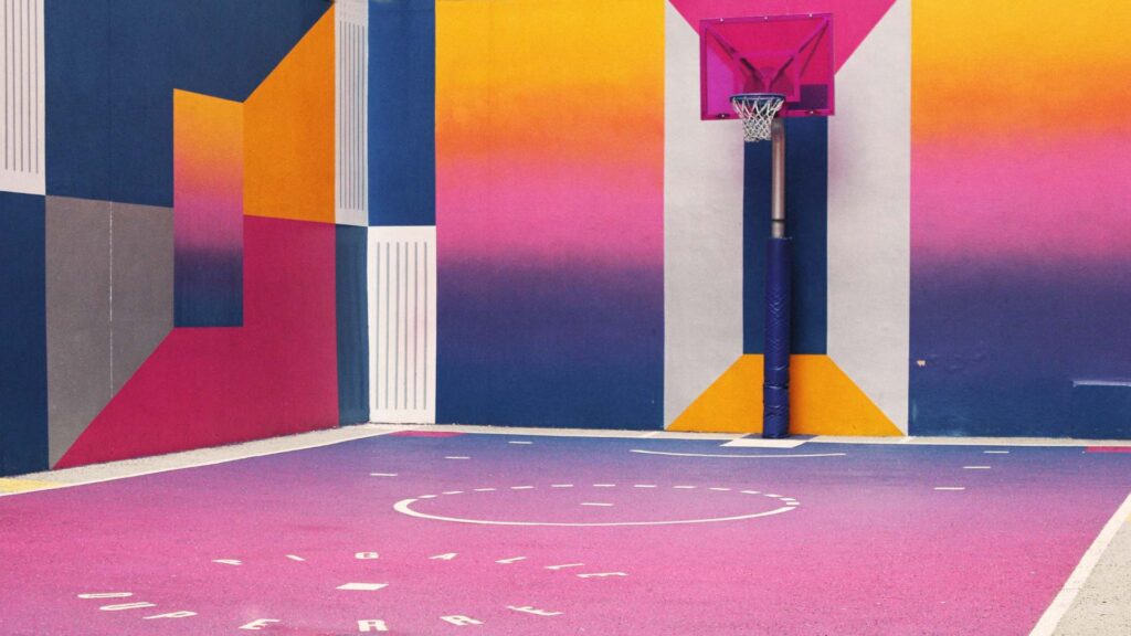 Terrain de basketball coloré